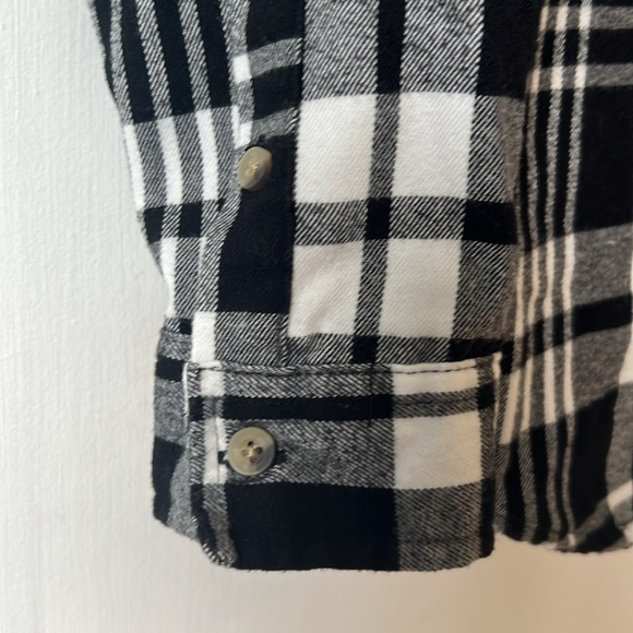 Jach's Girlfriend Plaid Soft Flannel Warm Shirt Black & White w/ Pockets Medium - Picture 5 of 14